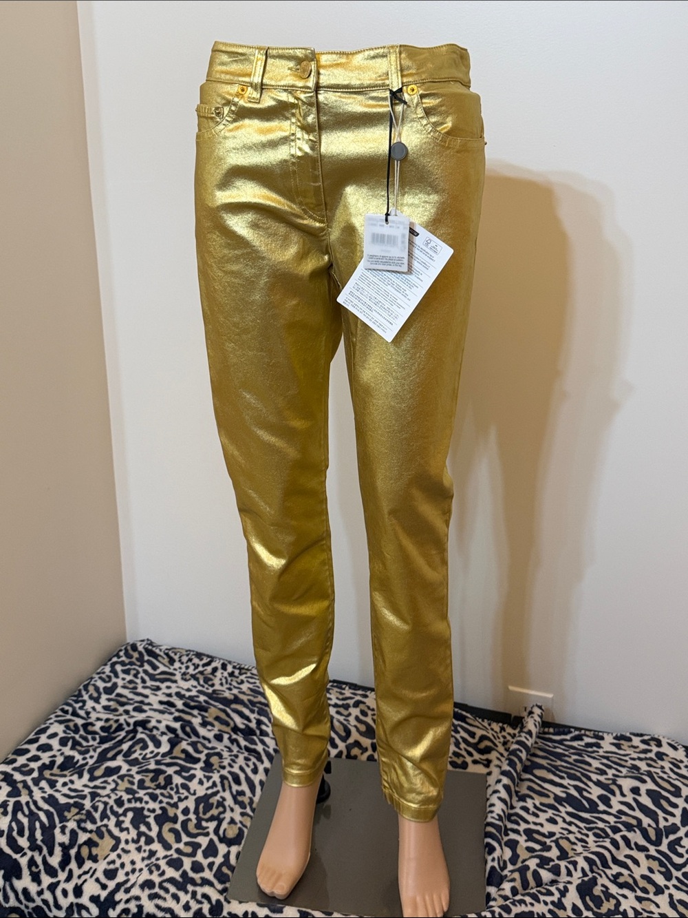 MOSCHINO. Gold Metallic Straight Pants. Extremely Beautiful. Size 6 Italy 🇮🇹